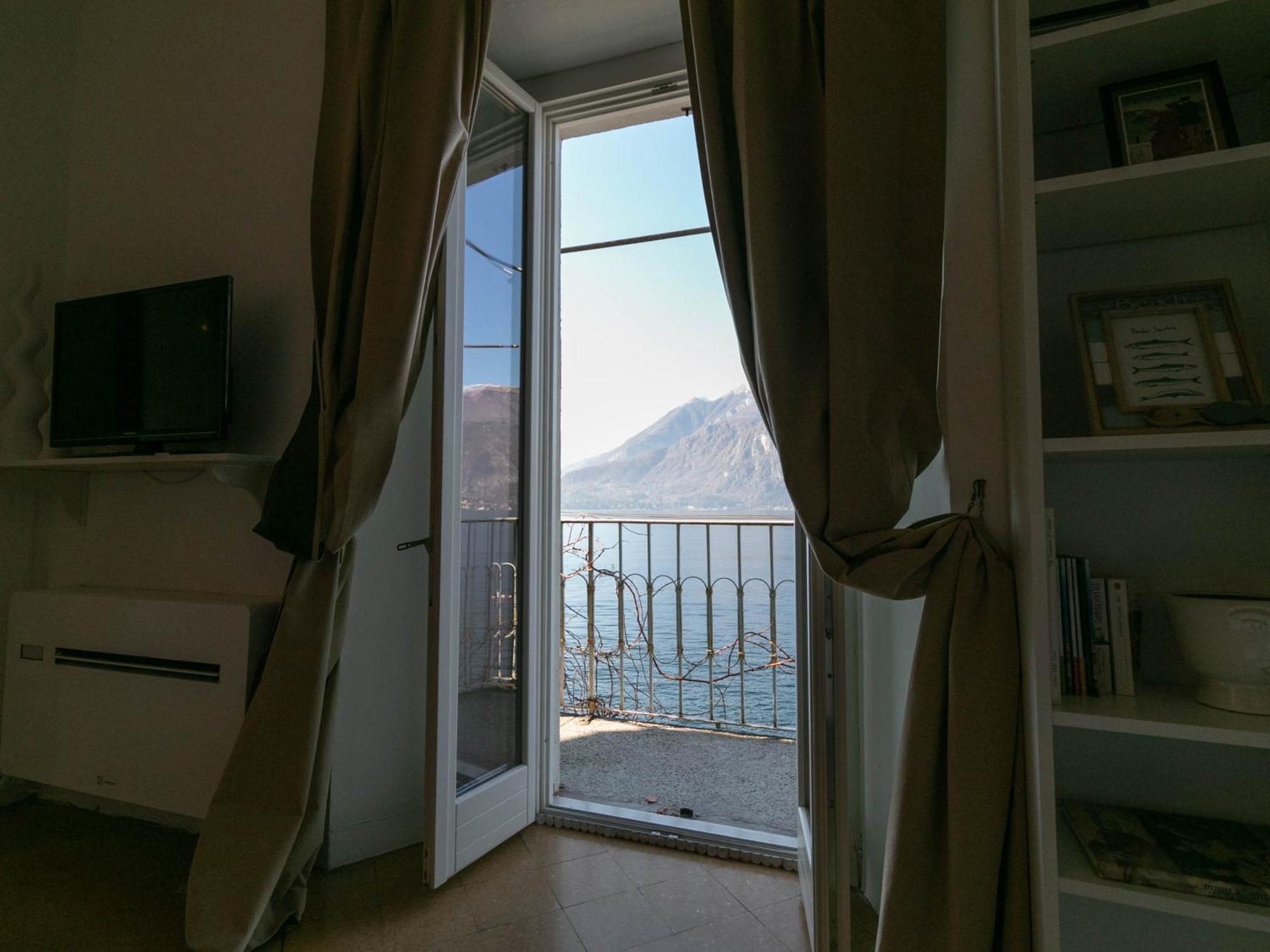 Welcomely - Casa Margherita วาเรนนา ภายนอก รูปภาพ