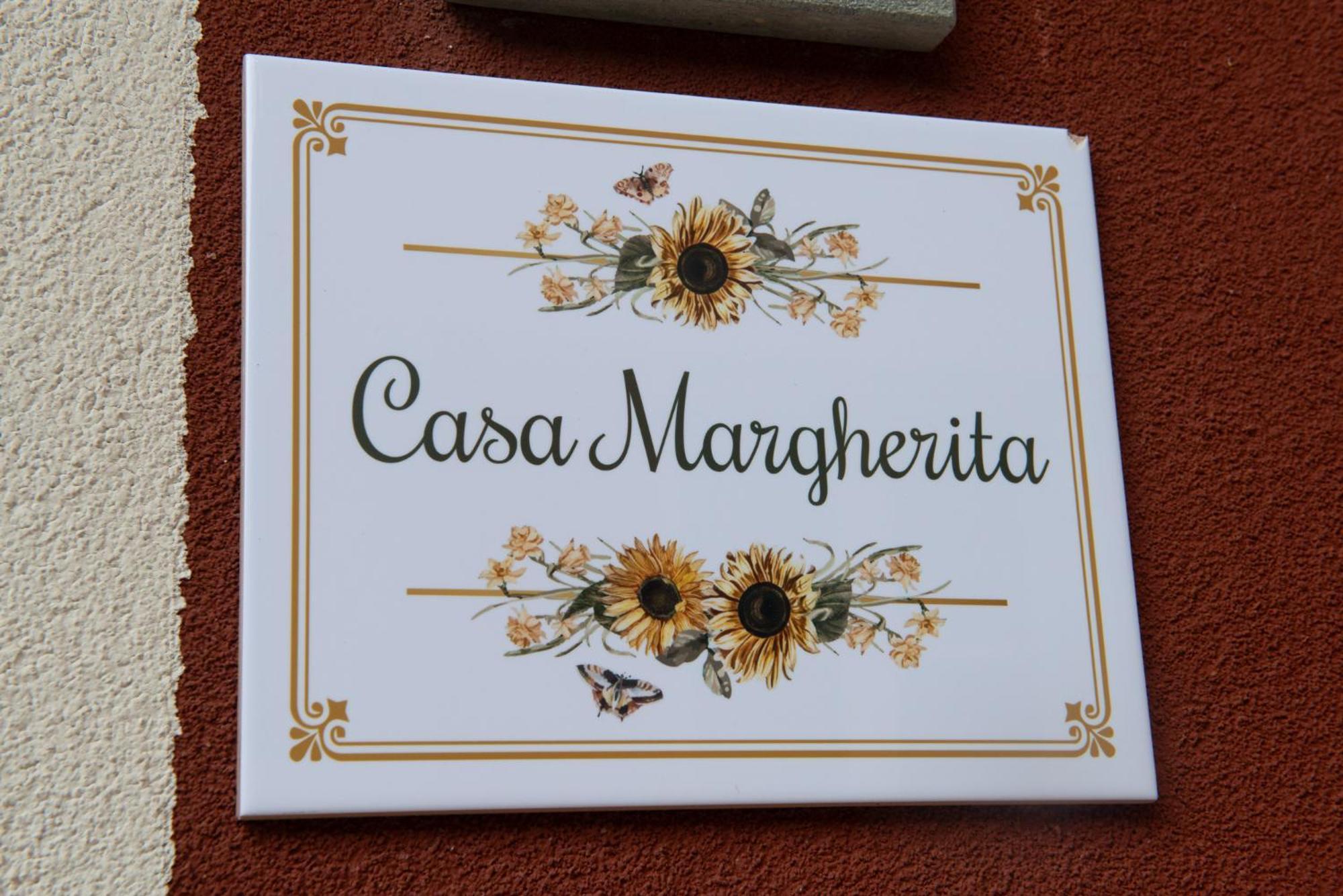 Welcomely - Casa Margherita วาเรนนา ภายนอก รูปภาพ